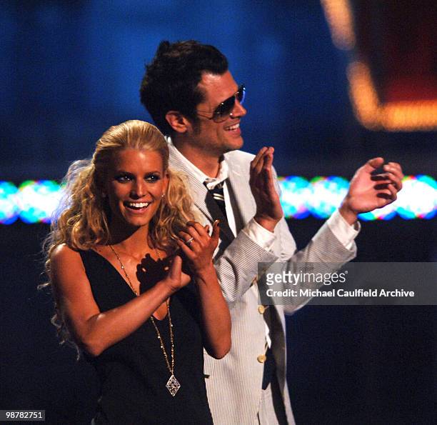 Jessica Simpson and Johnny Knoxville presenters for Best Musical Performance Award