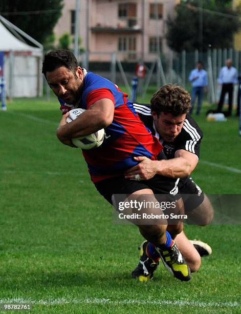 Pablo Calanchini scores the opening try during the Campionato Eccellenza Super 10 match between Femi-CZ Rovigo and Rugby Petrarca Padova at Mario...