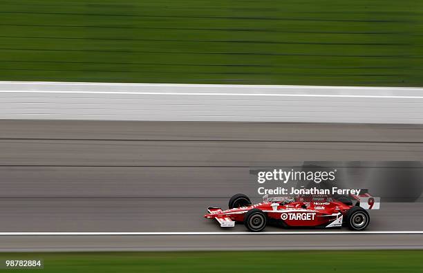 Scott Dixon drives his Target Ganassi Racing Honda Dallara during the Indy Car Series Road Runner Turbo Indy 300 on May 1, 2010 at Kansas Speedway in...