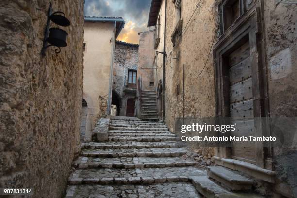 nelle vie di santo stefano - santo antonio stock pictures, royalty-free photos & images