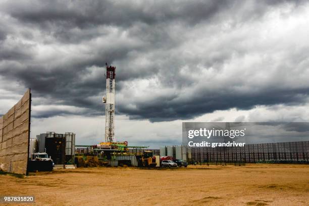 Fracking Rig Night Photos and Premium High Res Pictures - Getty Images