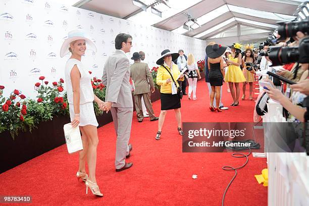 Jerry O'Connell and Rebecca Romijn attend the 136th Kentucky Derby on May 1, 2010 in Louisville, Kentucky.