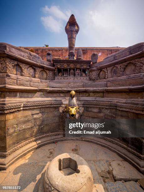 bhaktapur durbar square, bhaktapur, nepal - piazza durbar kathmandu stock pictures, royalty-free photos & images