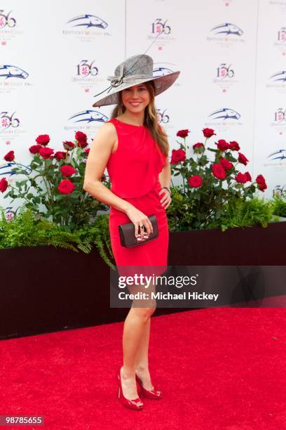 Linda Cardellini attends the 136th Kentucky Derby on May 1, 2010 in Louisville, Kentucky.