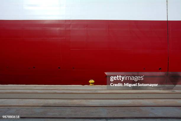 boat moored in the harbor - amarre fotografías e imágenes de stock