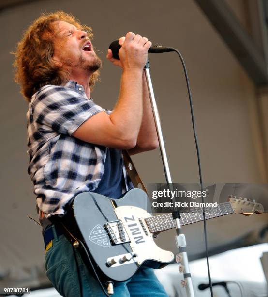 Pearl Jam's Jazz Fest Performance Broadcast LIVE to Military in Iraq. Pearl Jam's Eddie Vedder performs at the 2010 New Orleans Jazz & Heritage...