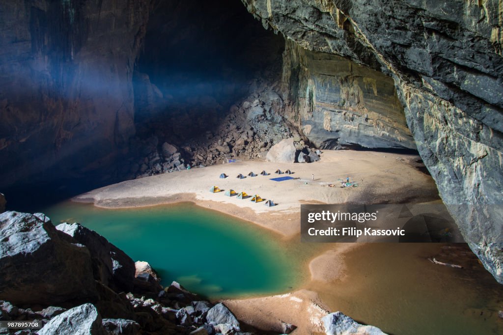 Hang En cave camp site