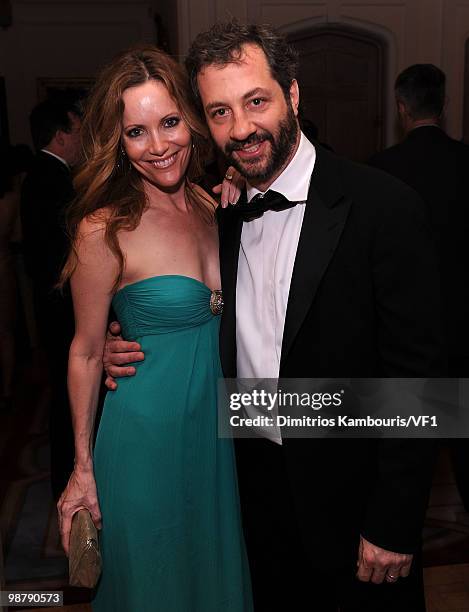 Leslie Mann and Judd Apatow attend the Bloomberg/Vanity Fair party following the 2010 White House Correspondents' Association Dinner at the residence...