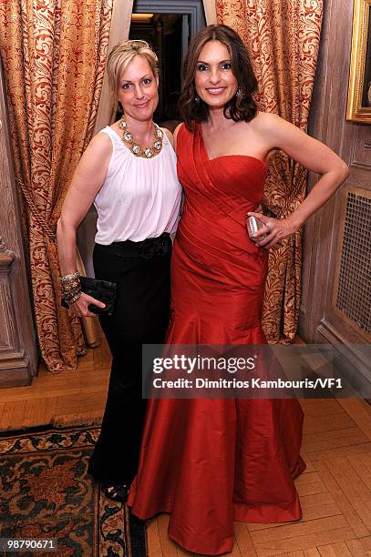 Ali Wentworth and Mariska Hargitay attends the Bloomberg/Vanity Fair party following the 2010 White House Correspondents' Association Dinner at the...