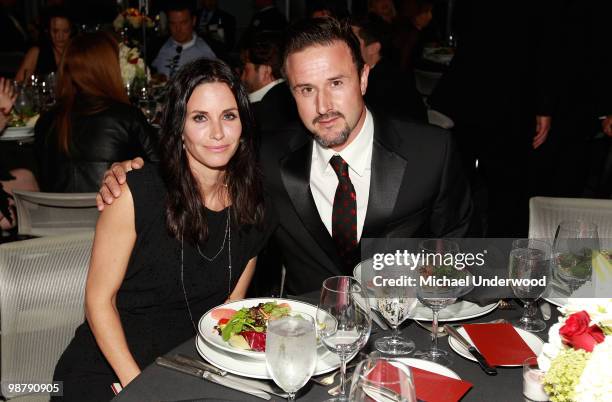 Actors Courteney Cox and David Arquette attend the St. Joseph Center's 25th Annual Dinner Dance And Auctions Gala at Skirball Cultural Center on May...