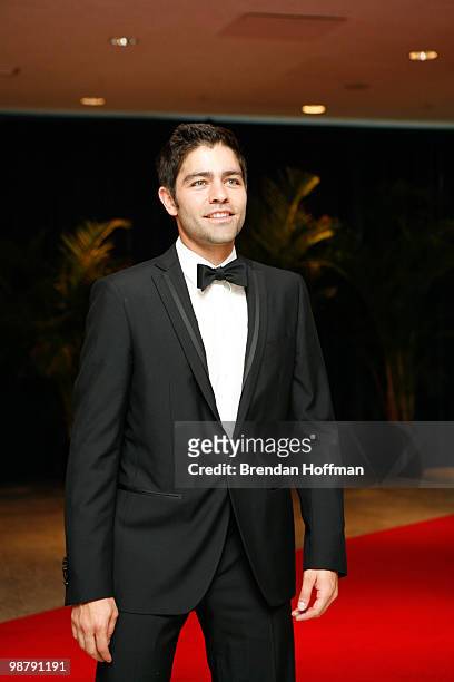 Actor Adrian Grenier arrives at the White House Correspondents' Association dinner on May 1, 2010 in Washington, DC. The annual dinner featured...