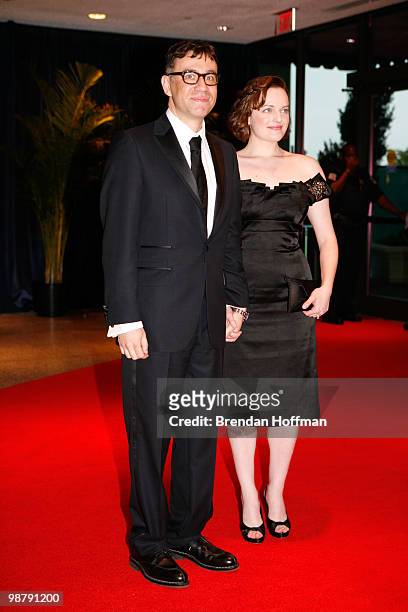 Actor Fred Armisen and his wife, actress Elisabeth Moss, arrive at the White House Correspondents' Association dinner on May 1, 2010 in Washington,...