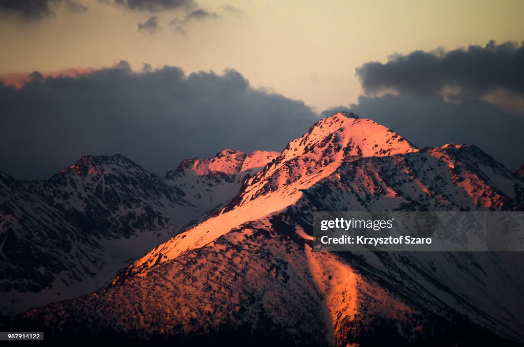 Wielka Koszysta (2193 m) in the sun rays