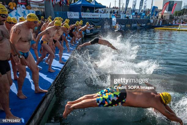 Outing of one of the series of the 91A Crossing of the Port of Barcelona. The 91A across the port of Barcelona involves different sports club in the...