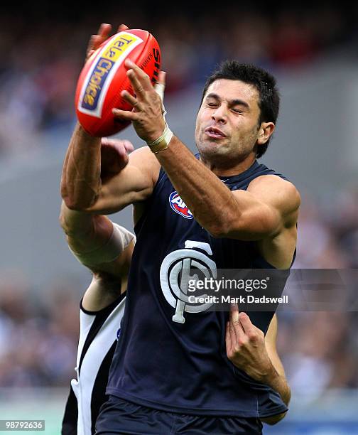 Setanta O'hAilpin of the Blues marks during the round six AFL match between the Carlton Blues and the Collingwood Magpies at Melbourne Cricket Ground...