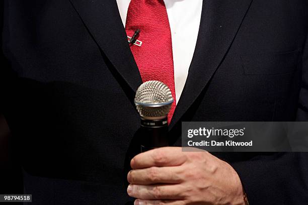 British Prime Minister Gordon Brown speaks to community leaders at the Inspire Community Centre in Camberwell on May 2, 2010 in London, England. The...