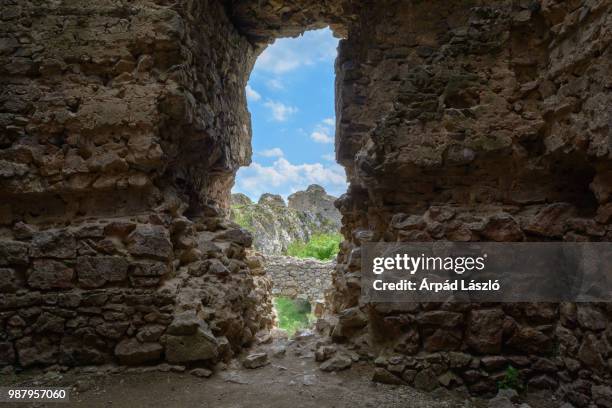 window to a blue sky - romanian ruins stockfoto's en -beelden