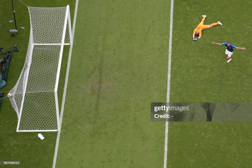 TOPSHOT-FBL-WC-2018-MATCH50-FRA-ARG