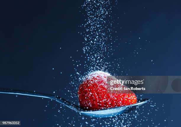 dusting - strooisels stockfoto's en -beelden