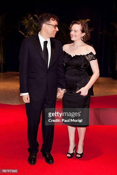 Actor Fred Armisen and his wife, actress Elisabeth Moss, arrive at the 2010 White House Correspondents' Association Dinner at the Washington Hilton...