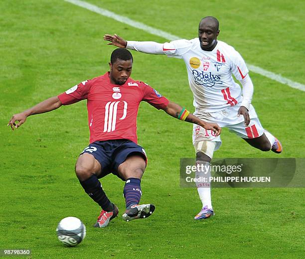 Lille's Cameroonian midfielder Aurelien Chedjou vies with Nancy's forward Issiar Da during their French L1 football match Lille vs Nancy on May 02,...