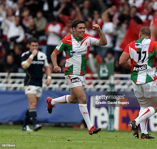 Dimitri Yachvili of Biarritz celebrates after kicking a penalty during the Heineken Cup semi final match between Biarritz Olympique and Munster at...