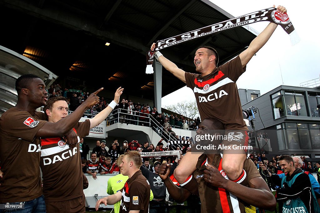 SpVgg Greuther Fuerth v FC St. Pauli - 2. Bundesliga