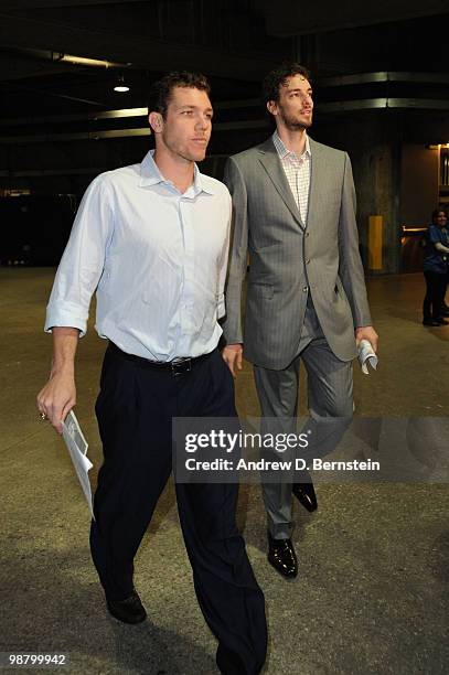 Luke Walton and Pau Gasol of the Los Angeles Lakers arrive before taking on the Utah Jazz in Game One of the Western Conference Semifinals during the...