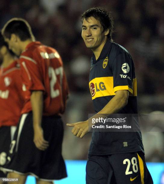 Nicolas Gaitan of Boca Juniors in action during an Argentina's first division soccer match against Idependiente on May 2, 2010 in Buenos Aires,...