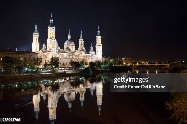 el pilar sobre el ebro - río stock pictures, royalty-free photos & images