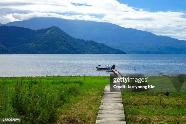 rago de yojoa - honduras fotografías e imágenes de stock