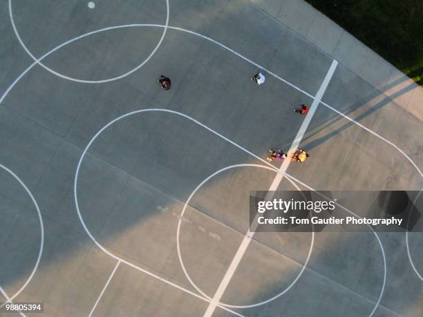 outdoor roller derby court - roller derby stock pictures, royalty-free photos & images