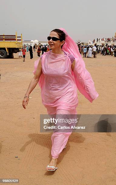 Spanish actress Victoria Abril visits Dajla's Saharan refugee camp during the 7th Sahara International Film Festival on May 2, 2010 in Dakhla,...