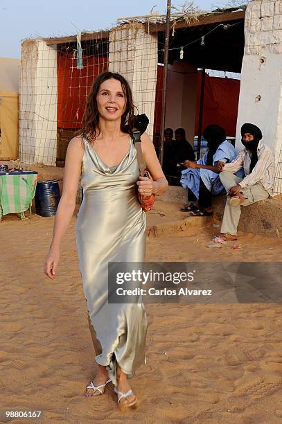 Spanish actress Victoria Abril visits Dajla's Saharan refugee camp during the 7th Sahara International Film Festival on May 2, 2010 in Dakhla,...