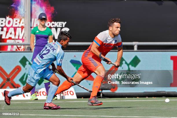 Vivek Prasad of India, Valentin Verga of Holland during the Champions Trophy match between Holland v India at the Hockeyclub Breda on June 30, 2018...