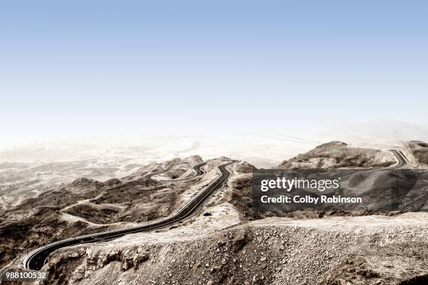 jebel hafeet - jebel hafeet stockfoto's en -beelden