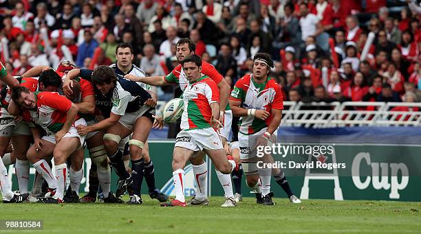 Dimitri Yachvili of Biarritz kicks the ball upfield during the Heineken Cup semi final match between Biarritz Olympique and Munster at Estadio Anoeta...