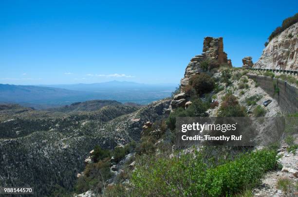 mt lemmon valley and road - mt lemmon fotografías e imágenes de stock