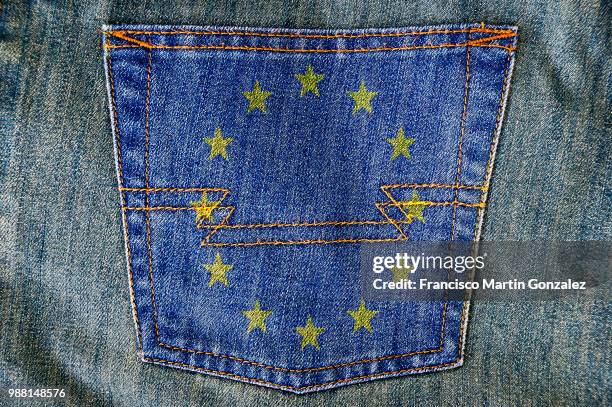 19 Jeans With Designs On Back Pockets Stock Photos, High-Res Pictures, and  Images - Getty Images