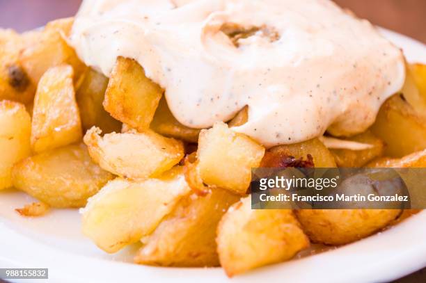 typical spanish patatas bravas, spicy potatoes - patatas bravas bildbanksfoton och bilder