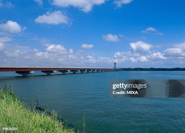 kasumigaura bridge, kasumigaura, ibaraki, japan - ibaraki prefecture photos et images de collection