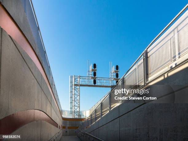 railway signal and stanchion - road signal stock-fotos und bilder