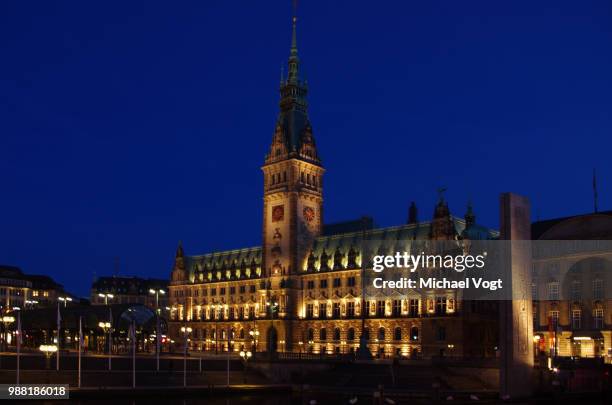 hamburg rathaus - rathaus hamburg stock-fotos und bilder