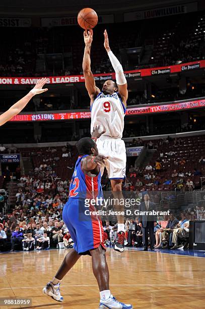 Andre Iguodala of the Philadelphia 76ers shoots the jump shot against the Detroit Pistons during the game at Wachovia Center on April 6, 2010 in...