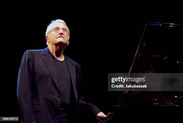 Singer Randy Newman Randy Newman In Concert Photos and Premium High Res Pictures - Getty Images