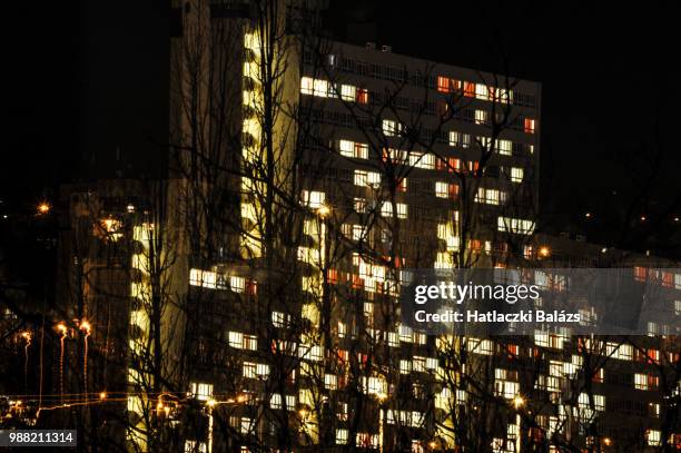 block of flats - block flats stock-fotos und bilder