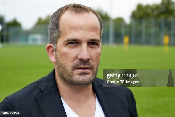 Head coach Manuel Baum of Augsburg looks on during a FC Augsburg Training session on June 28, 2018 in Augsburg, Germany.