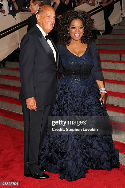 Designer Oscar de la Renta and Oprah attend the Costume Institute Gala Benefit to celebrate the opening of the "American Woman: Fashioning a National...