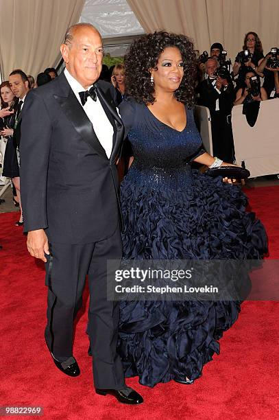 Designer Oscar de la Renta and Oprah attend the Costume Institute Gala Benefit to celebrate the opening of the "American Woman: Fashioning a National...