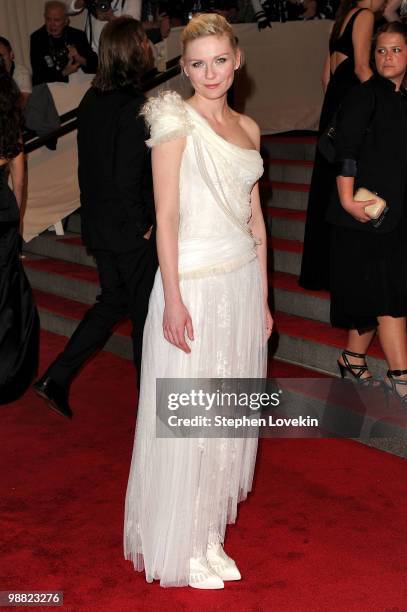 Kirsten Dunst 2010 Photos and Premium High Res Pictures - Getty Images